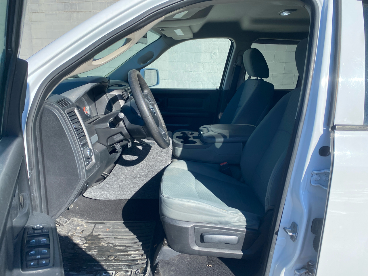 RAM 1500 Tradesman Quad Cab 4WD 2014