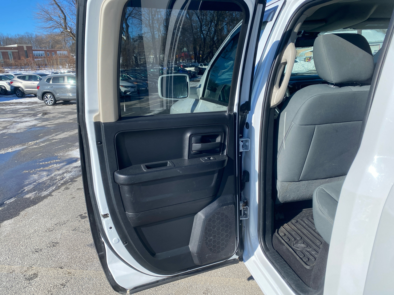 RAM 1500 Tradesman Quad Cab 4WD 2014