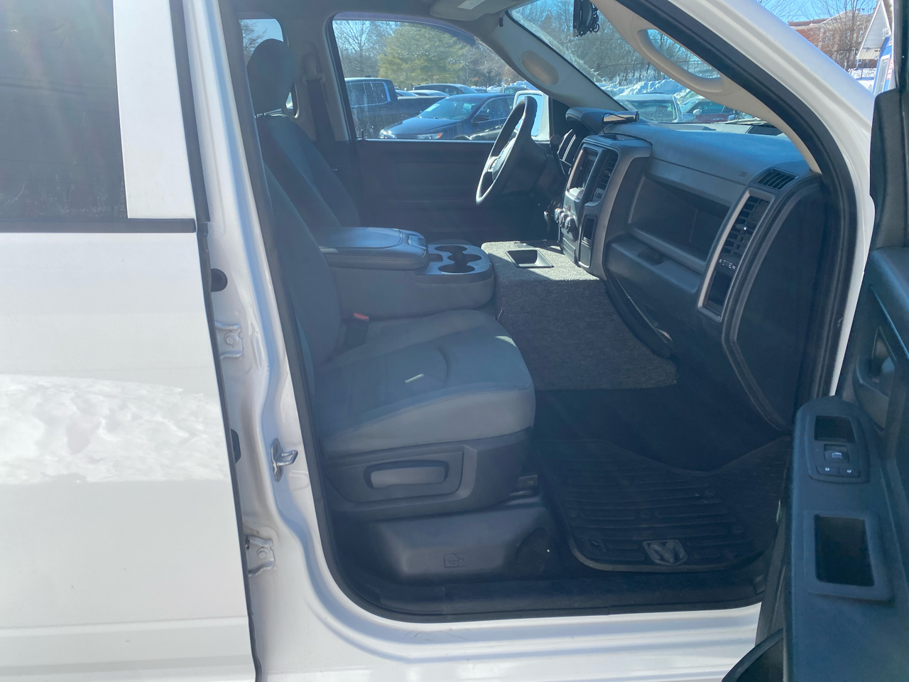 RAM 1500 Tradesman Quad Cab 4WD 2014