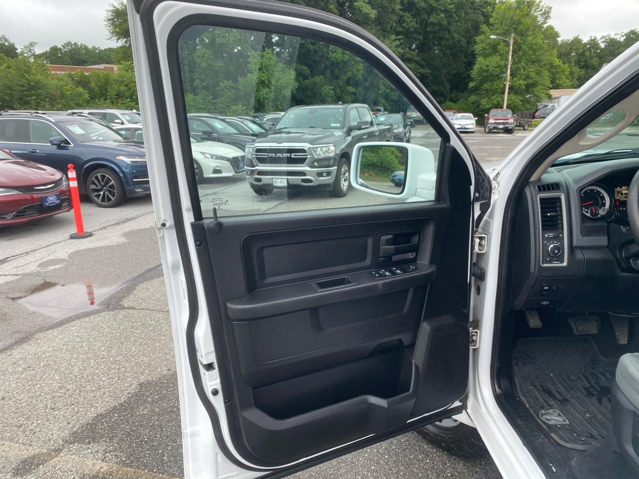 RAM 1500 Tradesman Quad Cab 4WD 2014
