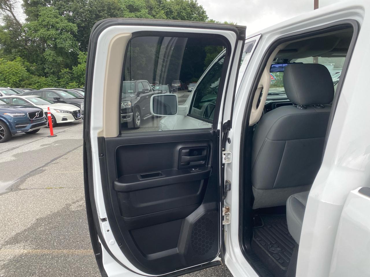 RAM 1500 Tradesman Quad Cab 4WD 2014