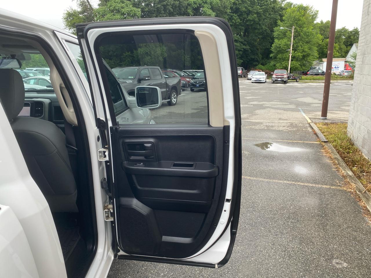 RAM 1500 Tradesman Quad Cab 4WD 2014