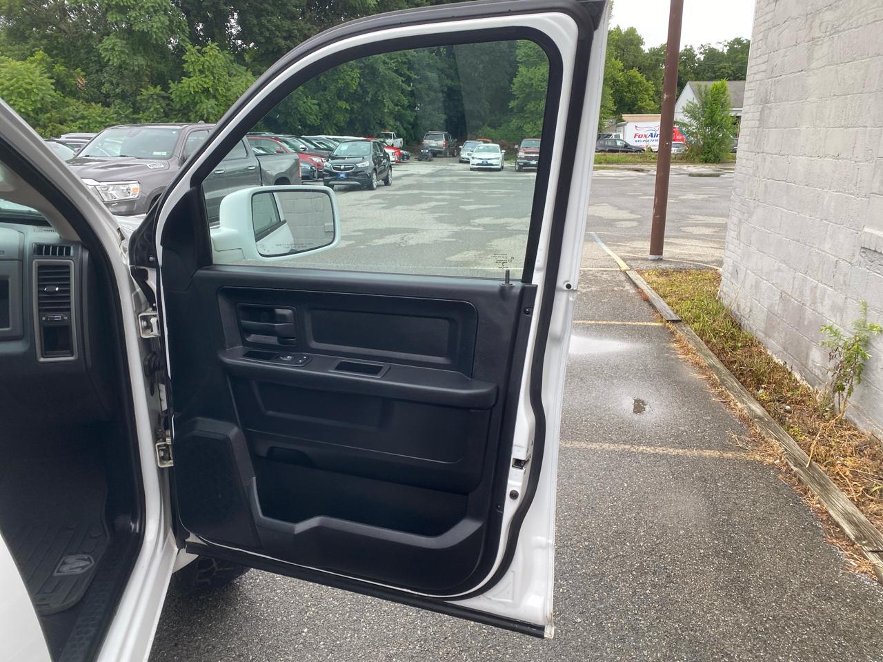 RAM 1500 Tradesman Quad Cab 4WD 2014