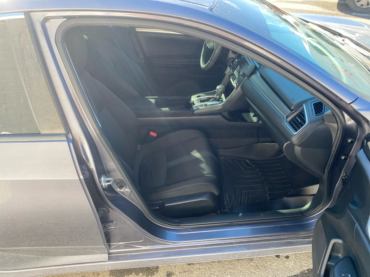 Honda Civic LX Sedan CVT 2017