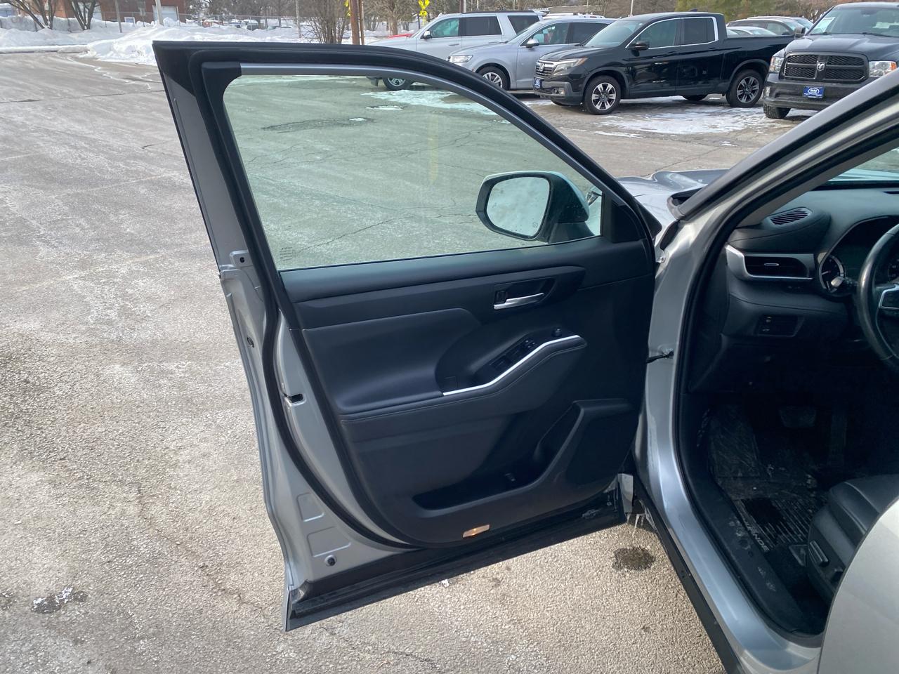 Toyota Highlander XLE AWD V6 2022