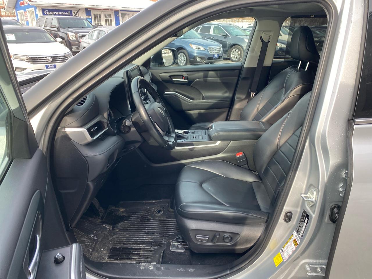 Toyota Highlander XLE AWD V6 2022