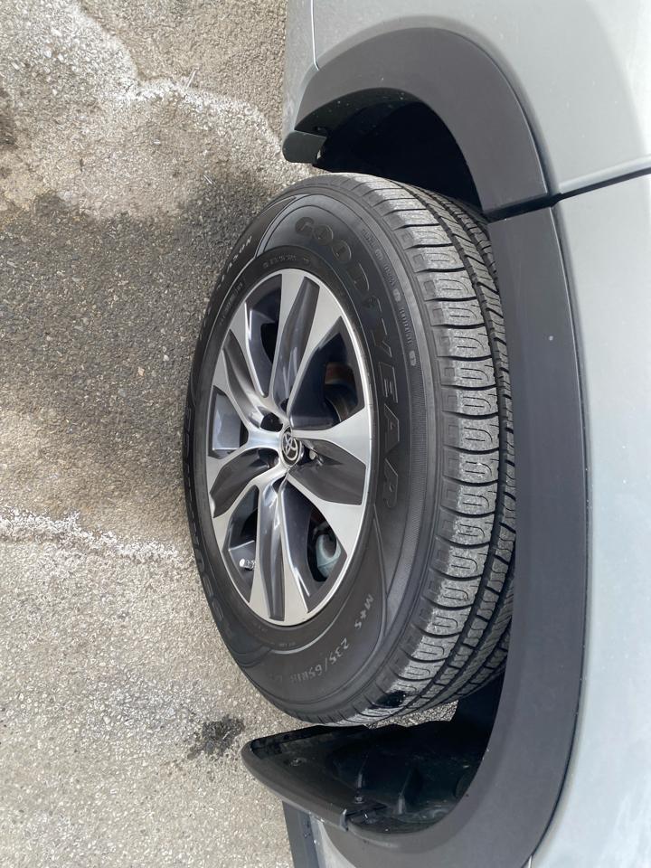 Toyota Highlander XLE AWD V6 2022