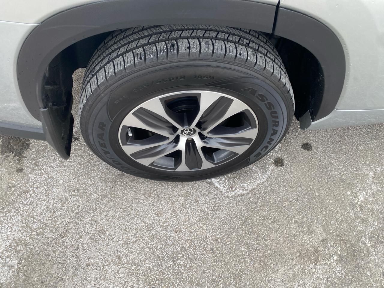 Toyota Highlander XLE AWD V6 2022