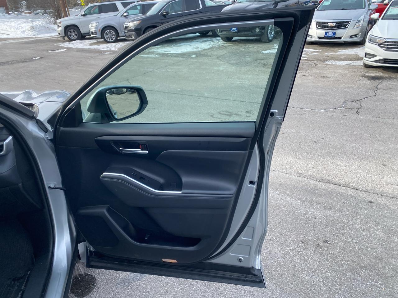 Toyota Highlander XLE AWD V6 2022