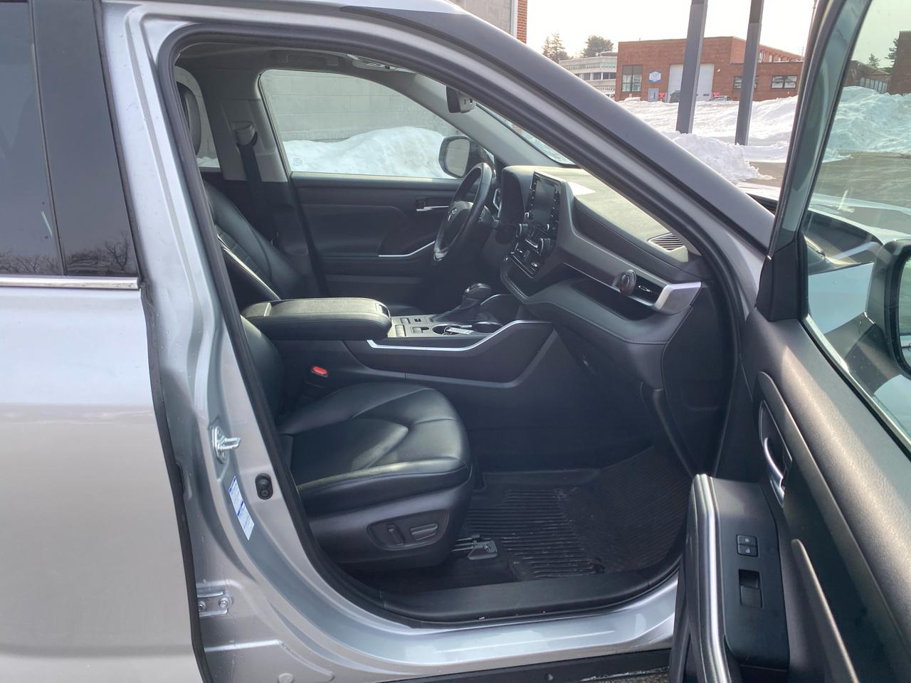 Toyota Highlander XLE AWD V6 2022