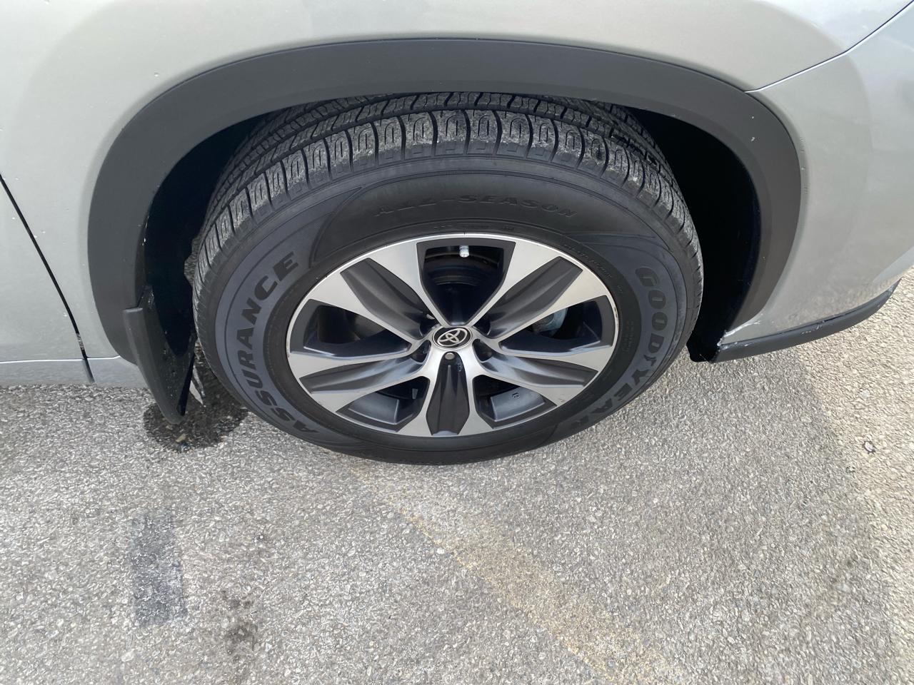 Toyota Highlander XLE AWD V6 2022