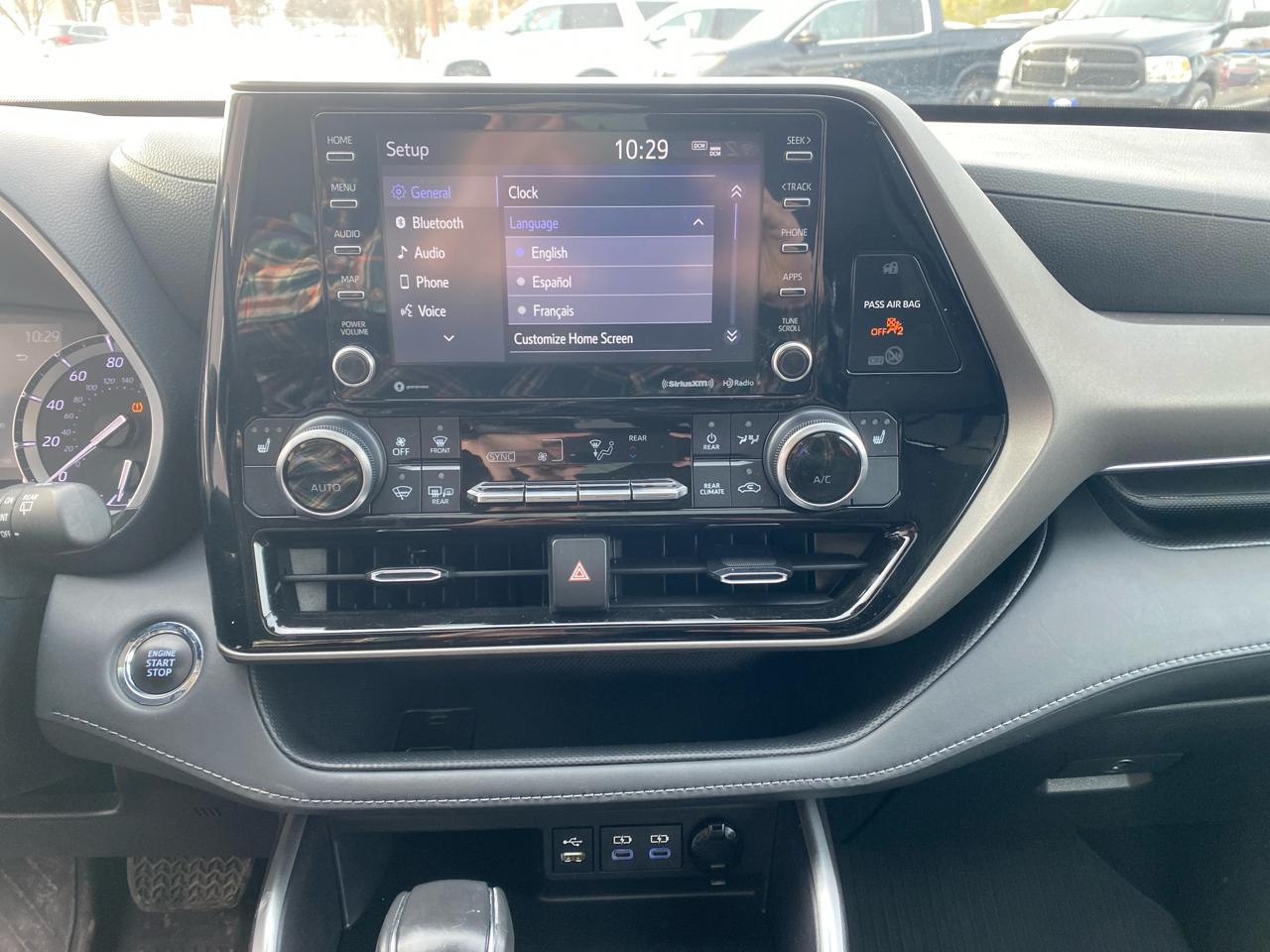 Toyota Highlander XLE AWD V6 2022