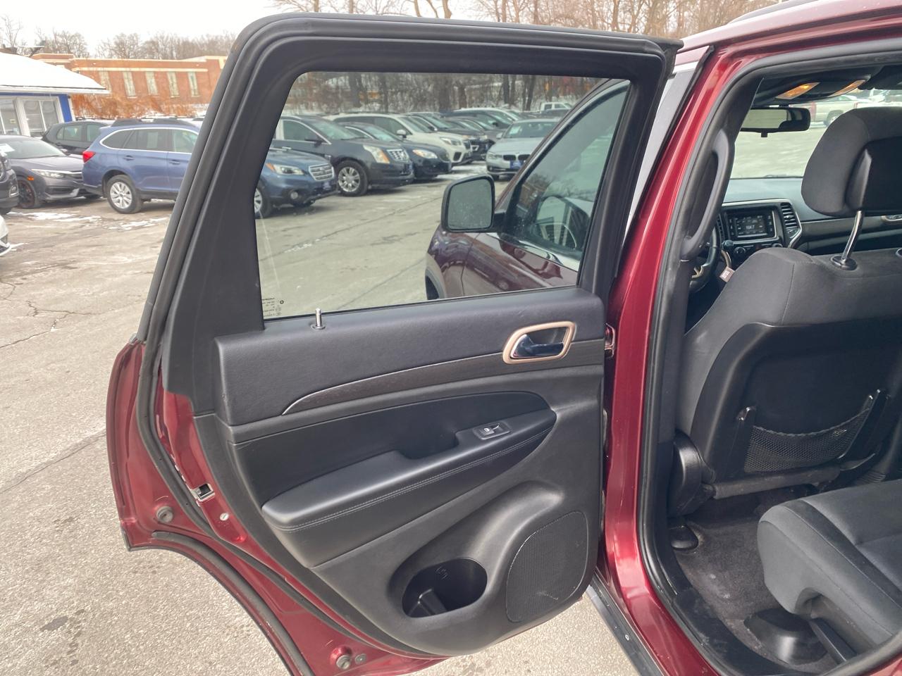 Jeep Grand Cherokee Laredo 4WD 2016