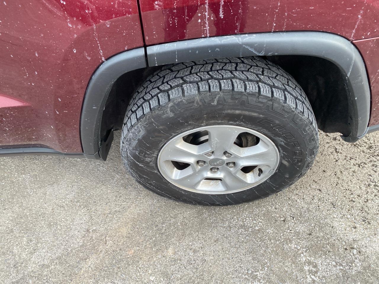 Jeep Grand Cherokee Laredo 4WD 2016