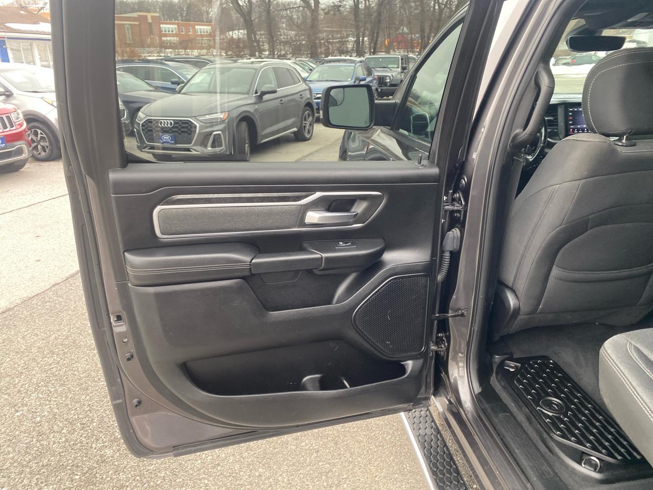 RAM 1500 Big Horn Crew Cab SWB 4WD 2019