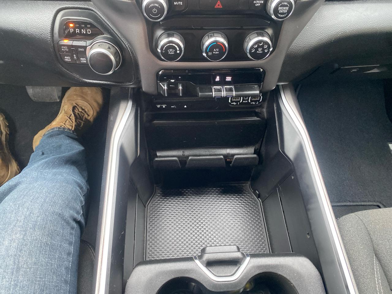 RAM 1500 Big Horn Crew Cab SWB 4WD 2019