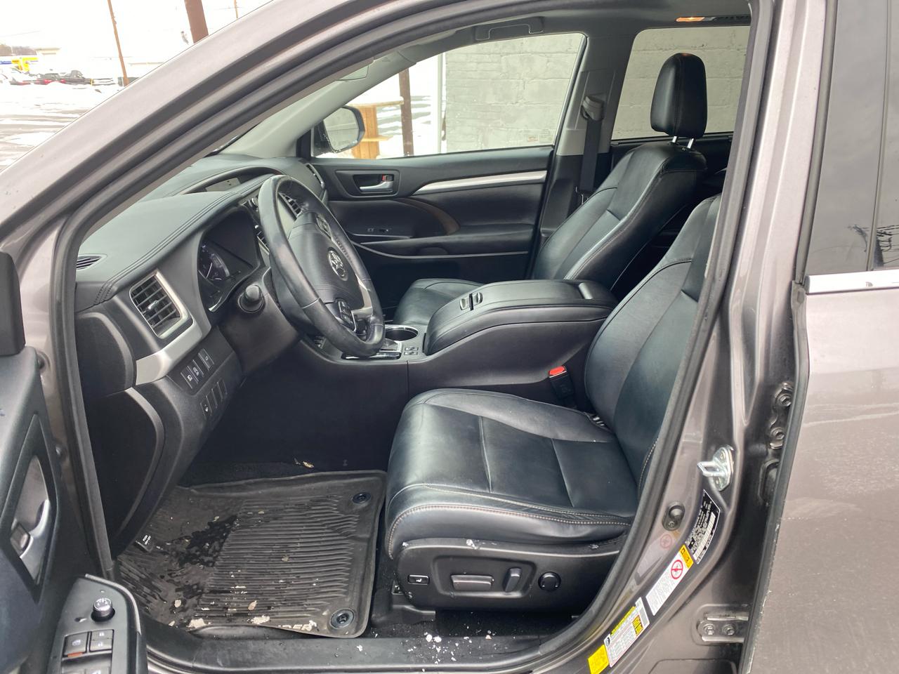 Toyota Highlander XLE AWD V6 2017