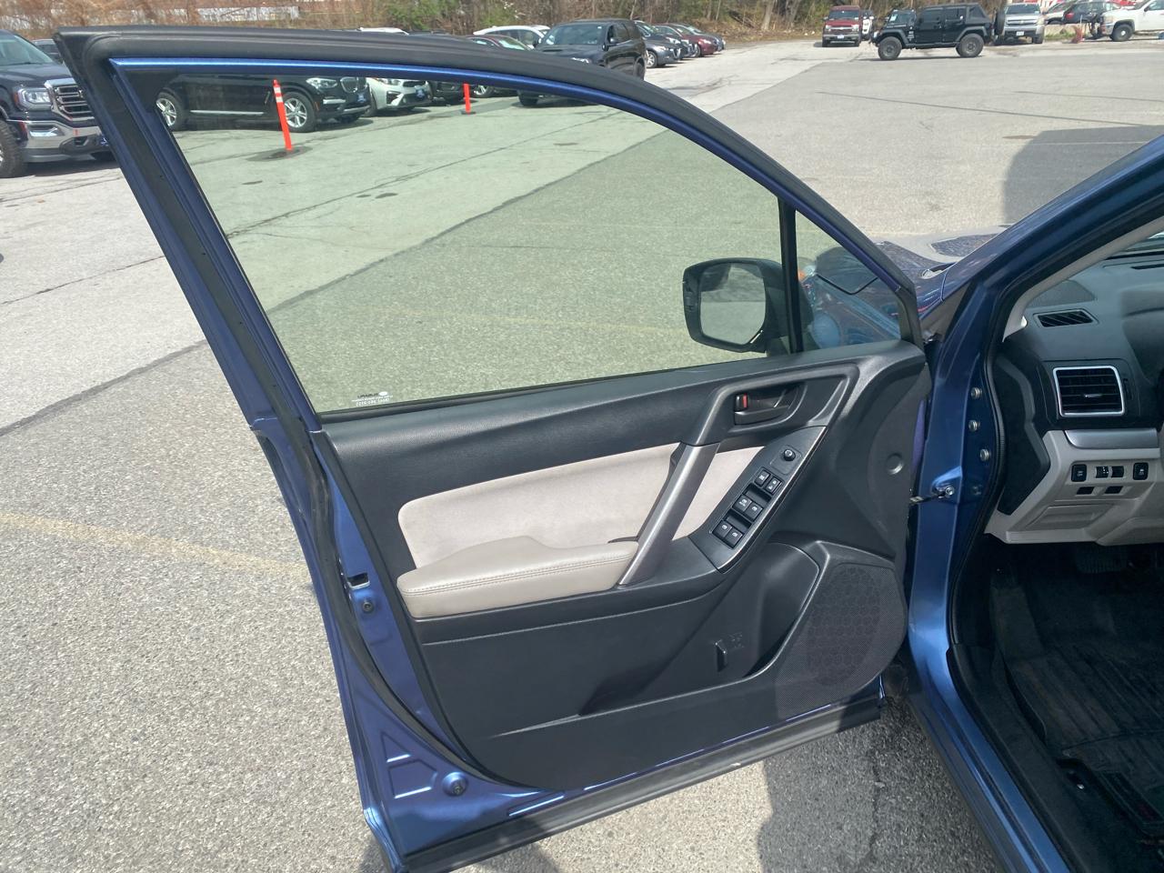 Subaru Forester 2.5i Premium PZEV CVT 2016