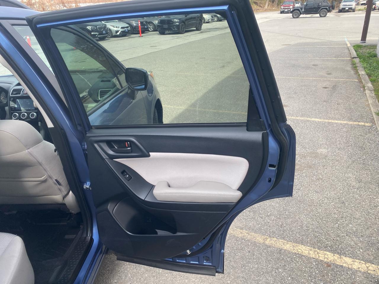 Subaru Forester 2.5i Premium PZEV CVT 2016