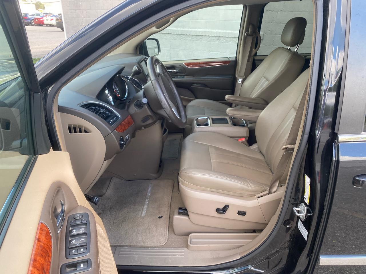 Chrysler Town & Country Touring-L 2016