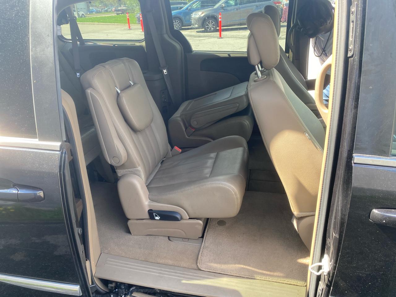 Chrysler Town & Country Touring-L 2016