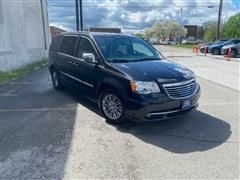 2016 Chrysler Town & Country 