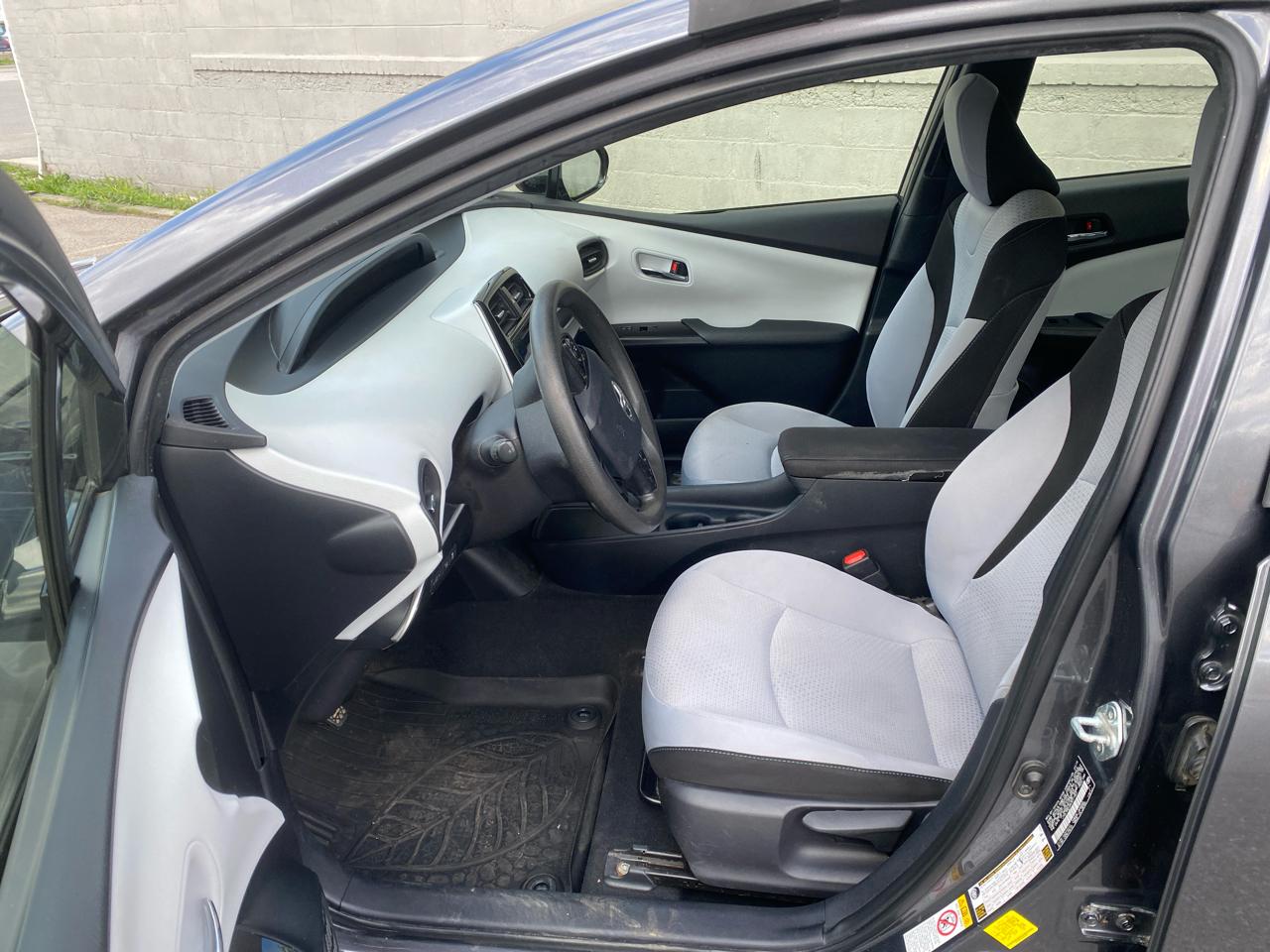 Toyota Prius XLE AWD-e 2019