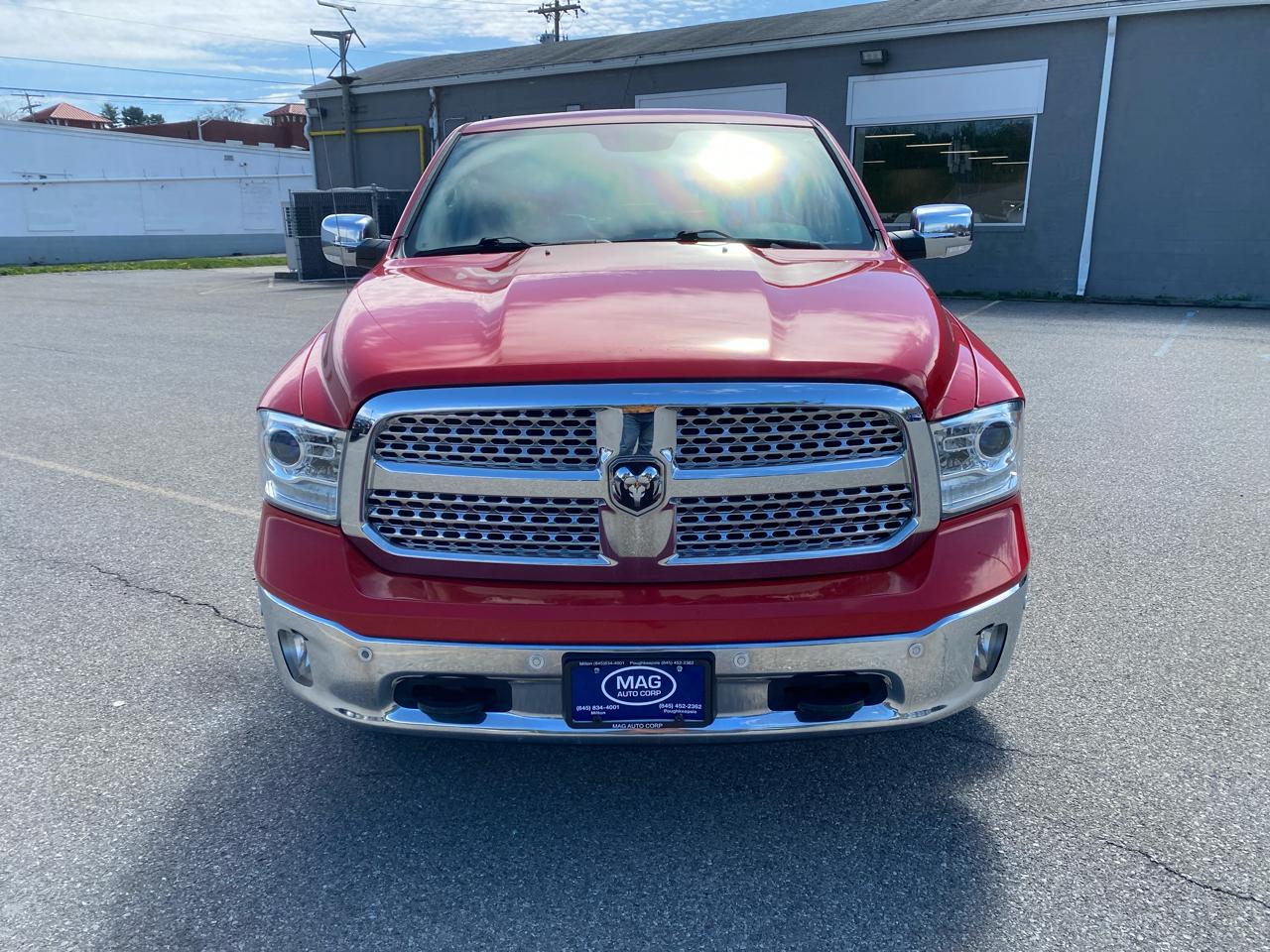 RAM 1500 Laramie Quad Cab 4WD 2016