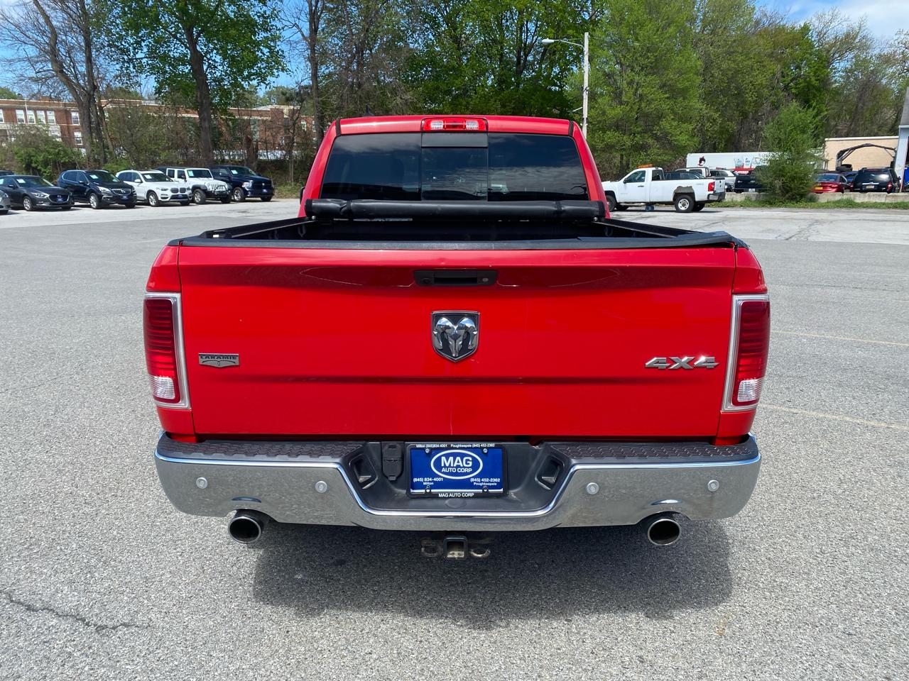 RAM 1500 Laramie Quad Cab 4WD 2016