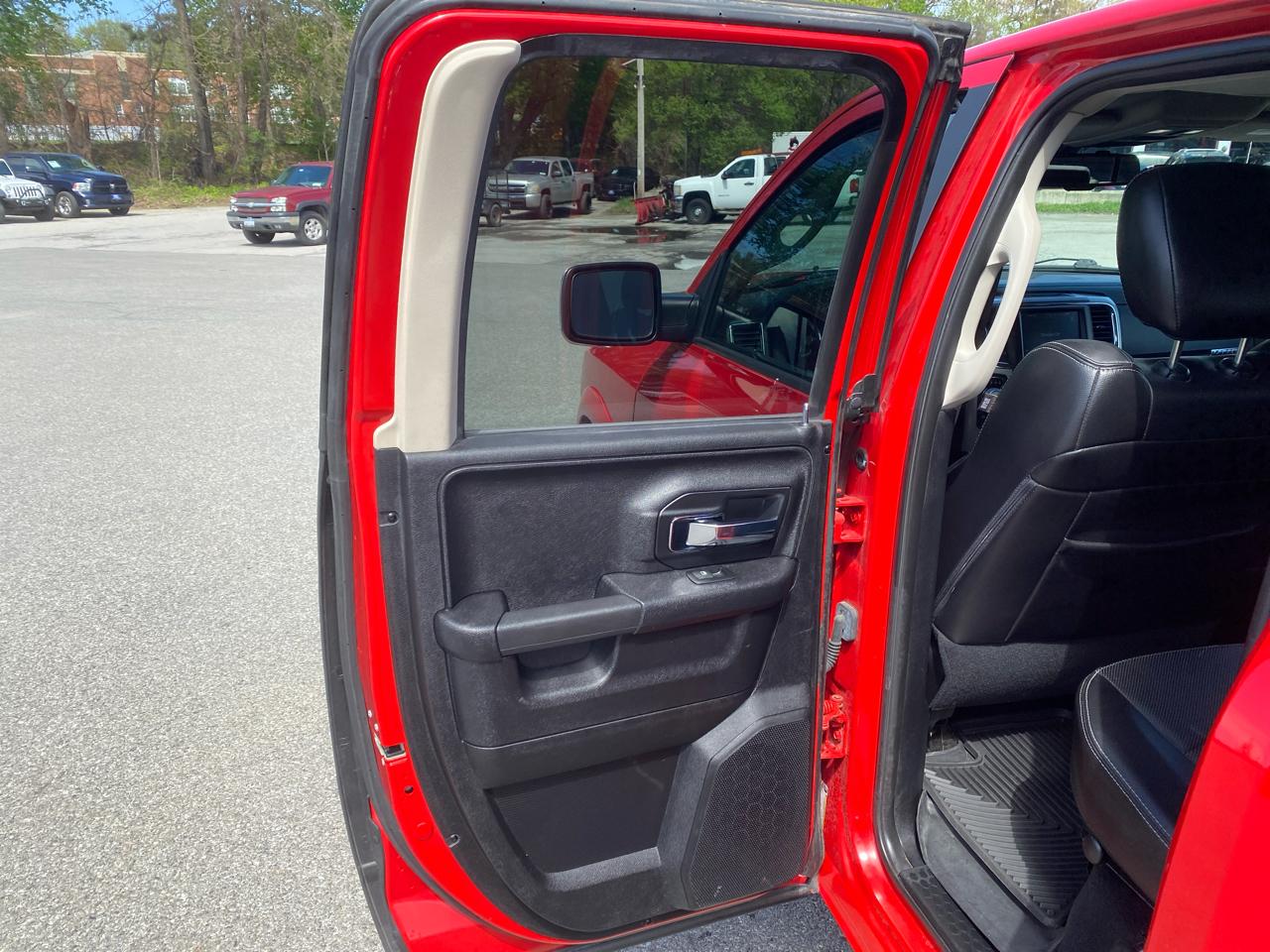 RAM 1500 Laramie Quad Cab 4WD 2016