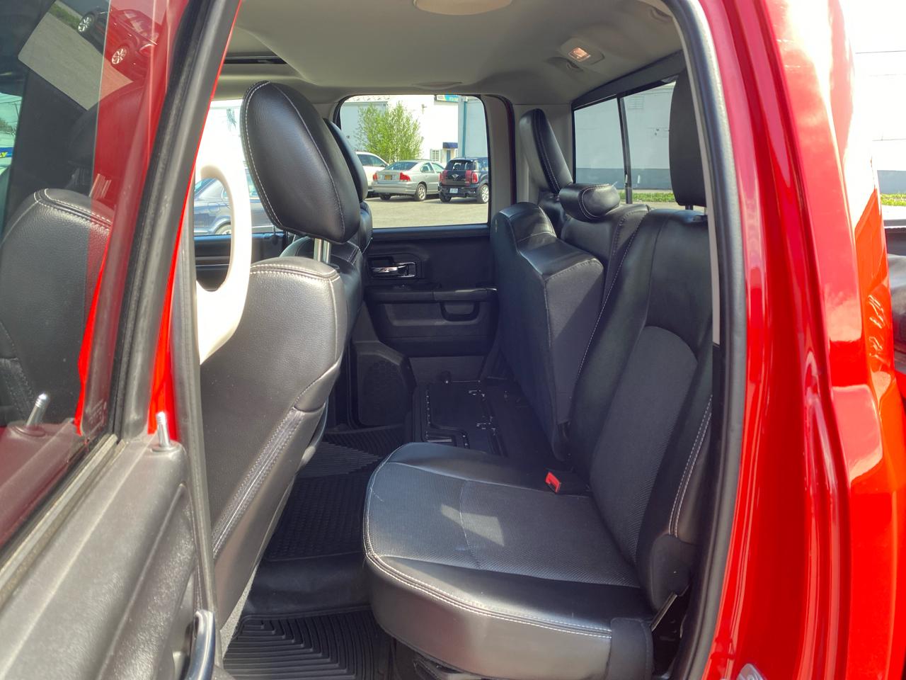 RAM 1500 Laramie Quad Cab 4WD 2016