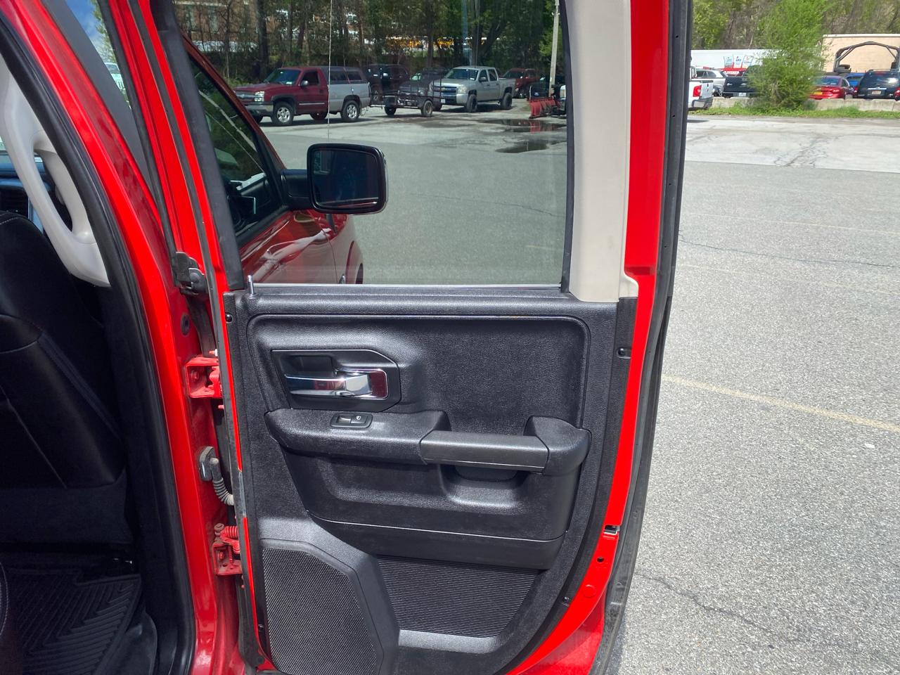 RAM 1500 Laramie Quad Cab 4WD 2016