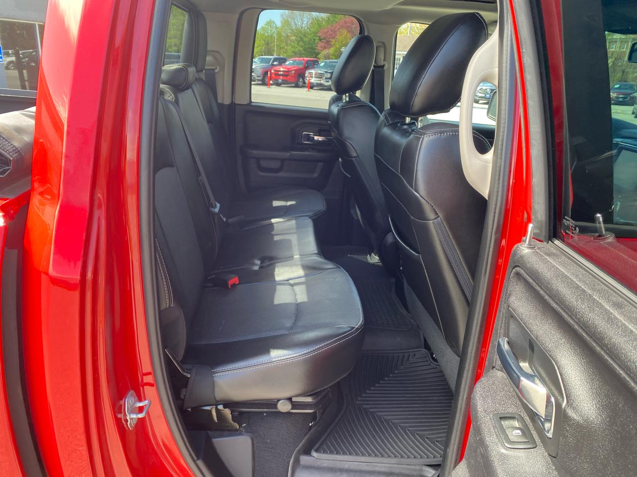 RAM 1500 Laramie Quad Cab 4WD 2016