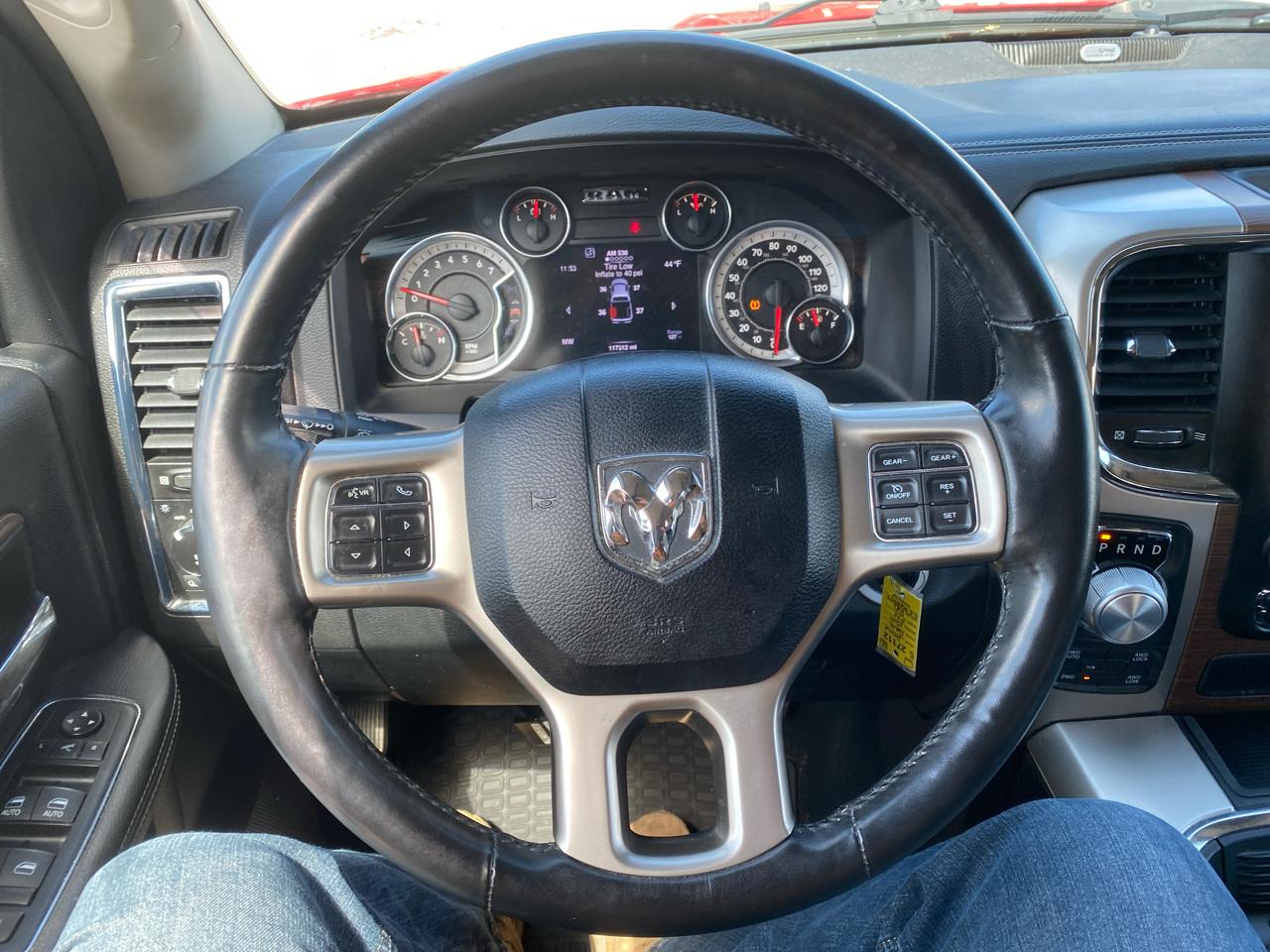 RAM 1500 Laramie Quad Cab 4WD 2016