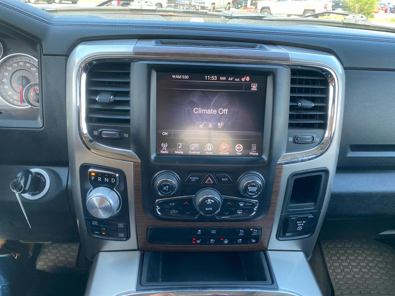 RAM 1500 Laramie Quad Cab 4WD 2016