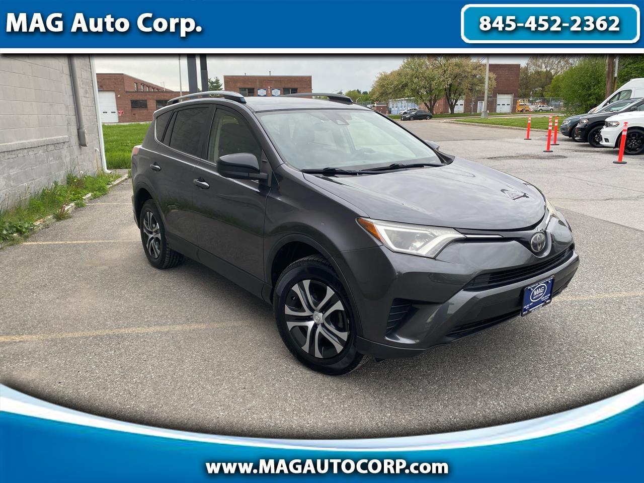 Toyota RAV4 LE AWD 2017