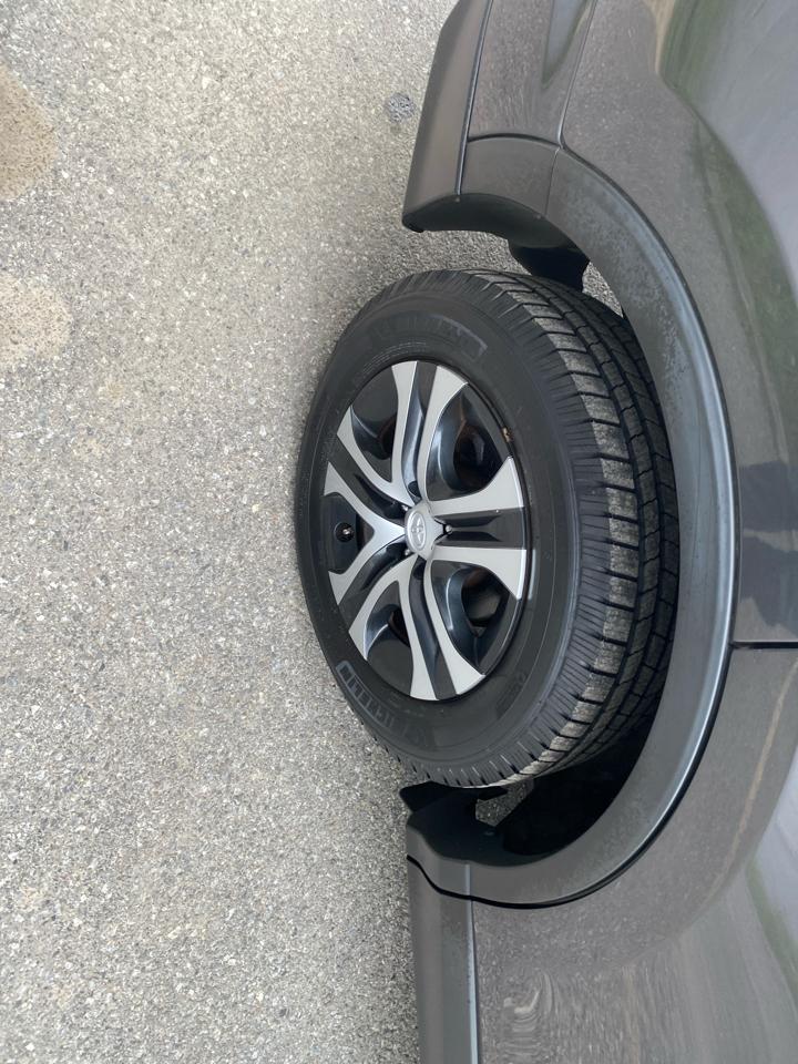 Toyota RAV4 LE AWD 2017