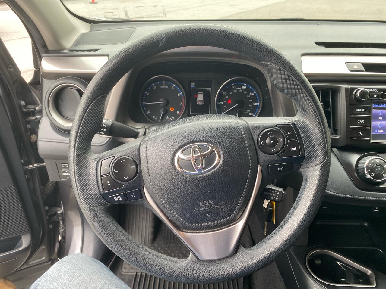 Toyota RAV4 LE AWD 2017