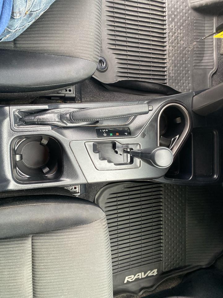 Toyota RAV4 LE AWD 2017