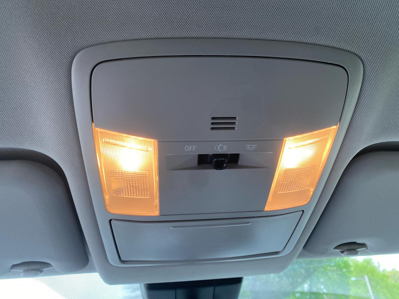 Toyota RAV4 LE AWD 2017