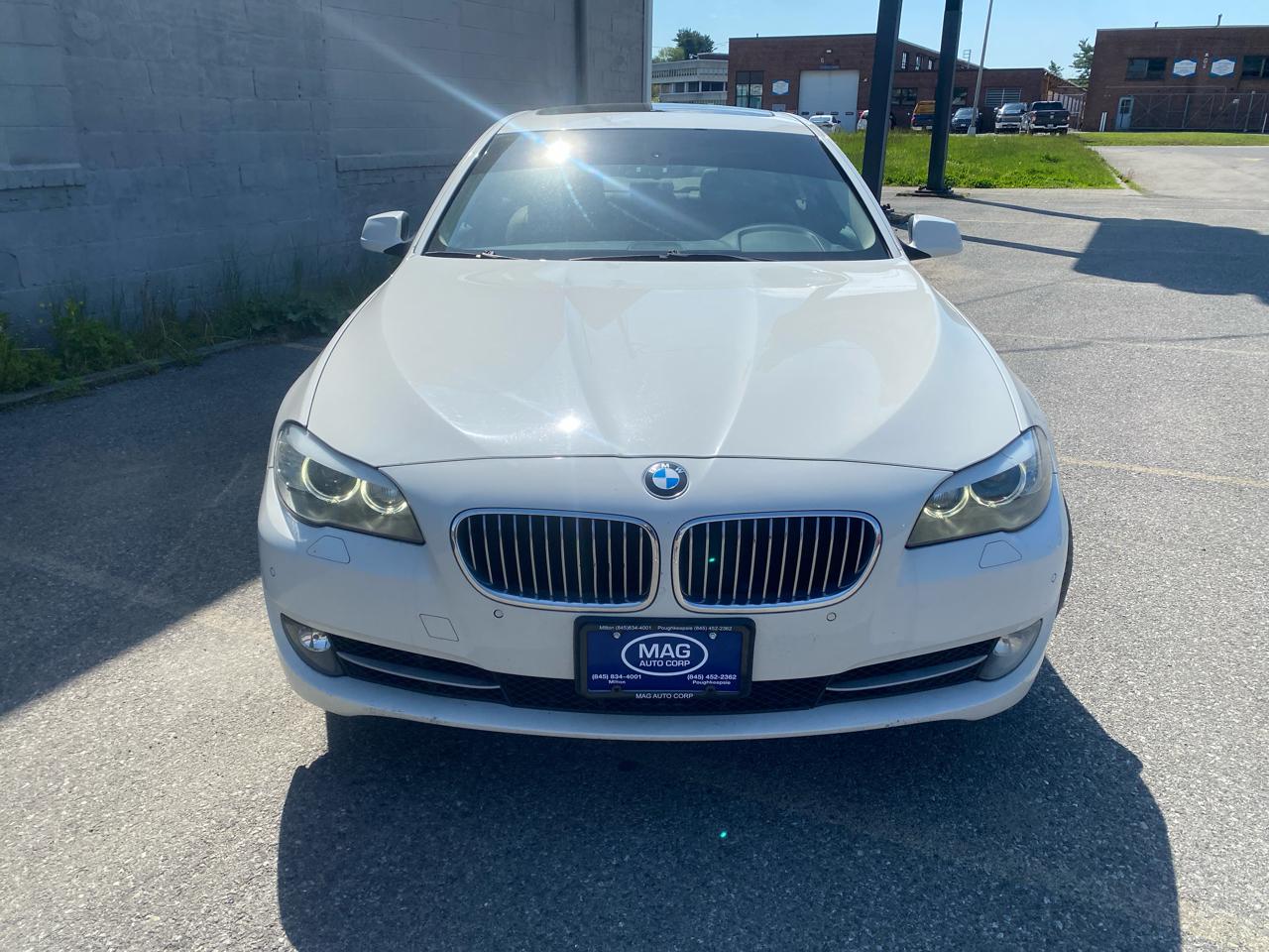 BMW 5-Series 528i xDrive 2012