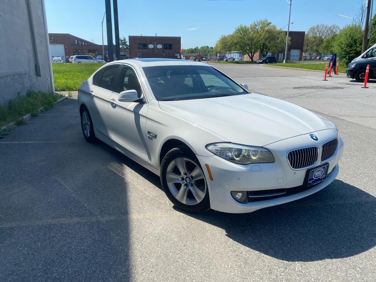 BMW 5-Series 528i xDrive 2012