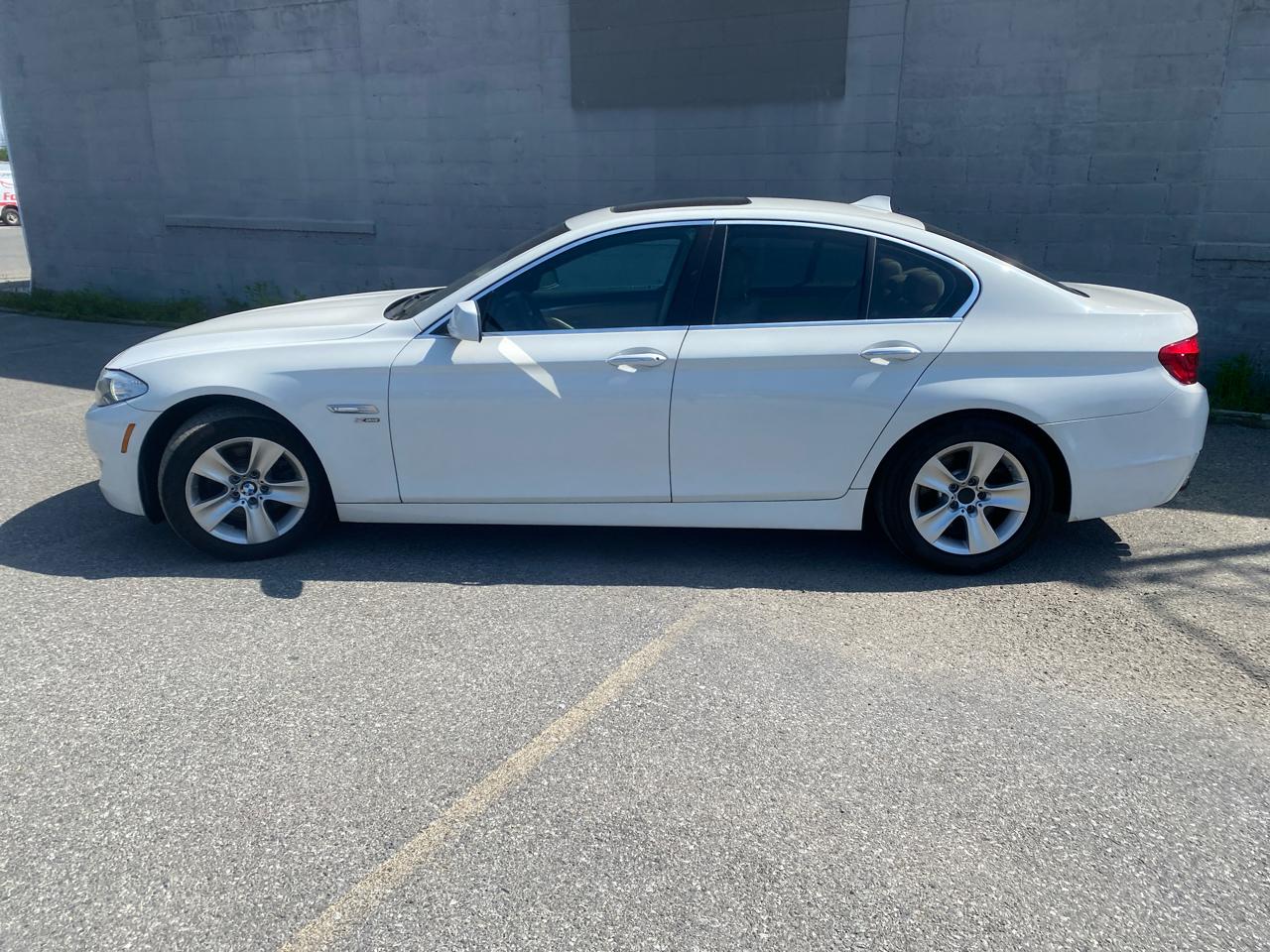 BMW 5-Series 528i xDrive 2012