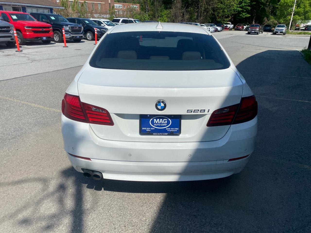 BMW 5-Series 528i xDrive 2012