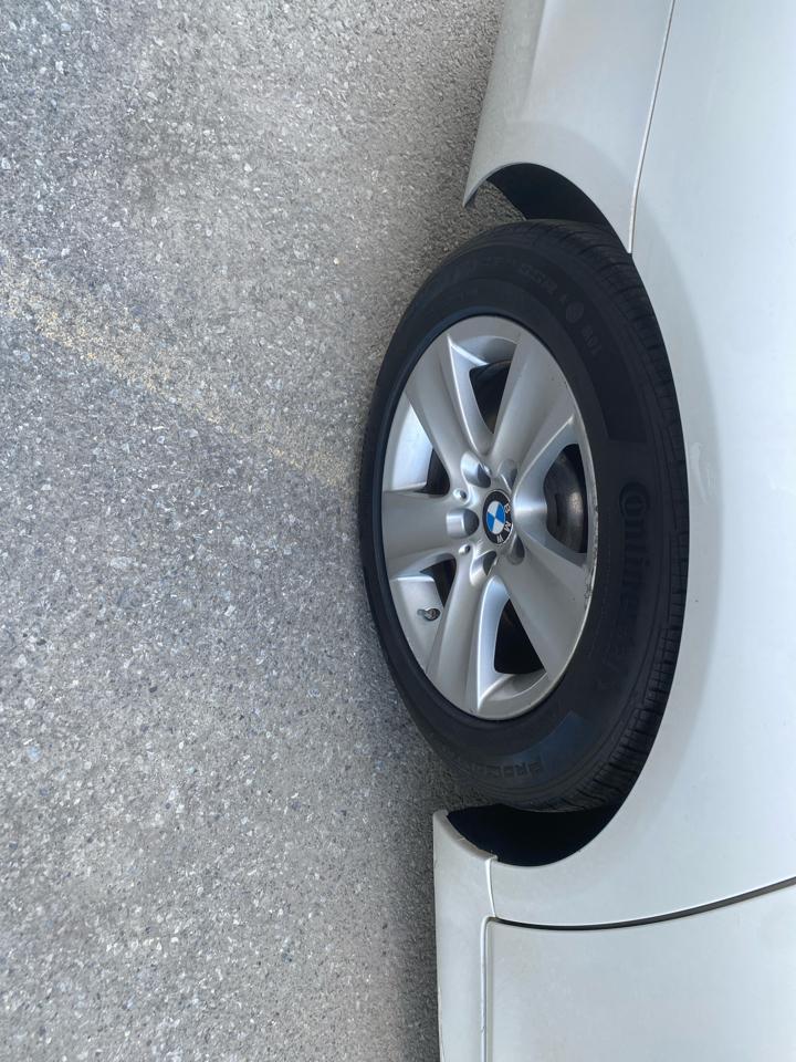 BMW 5-Series 528i xDrive 2012