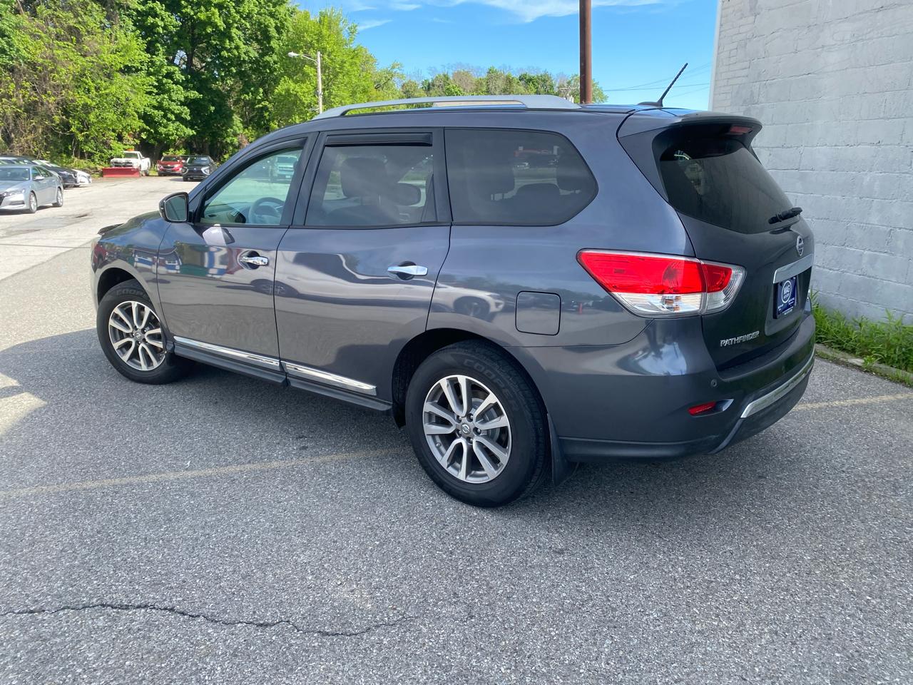Nissan Pathfinder S 4WD 2014