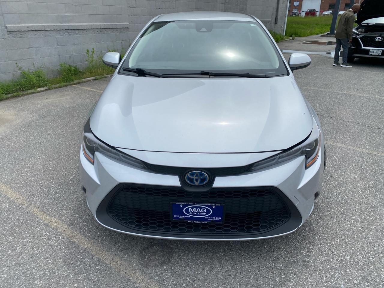 Toyota Corolla LE Hybrid 2022