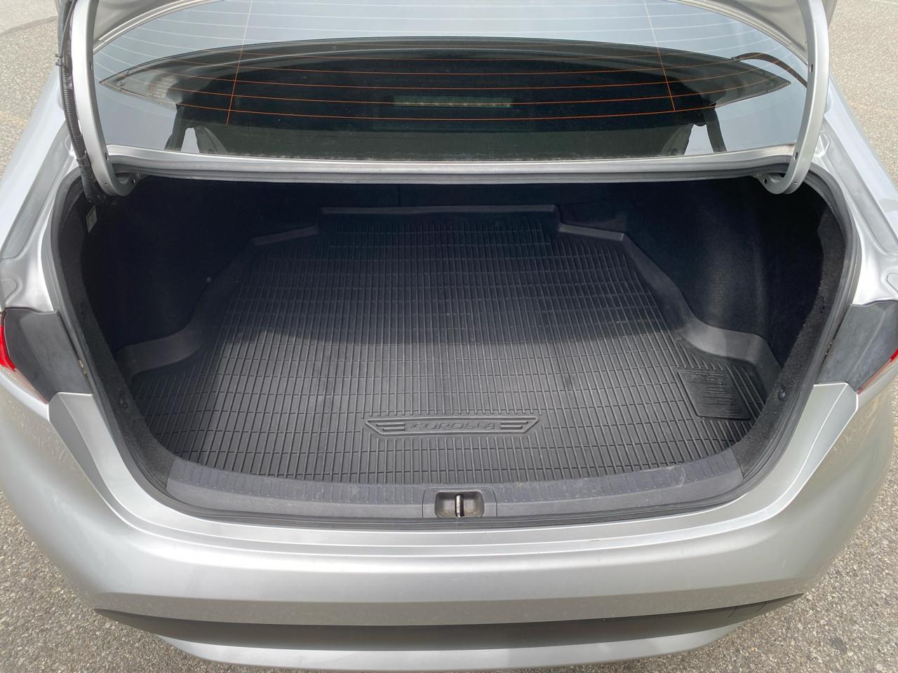 Toyota Corolla LE Hybrid 2022