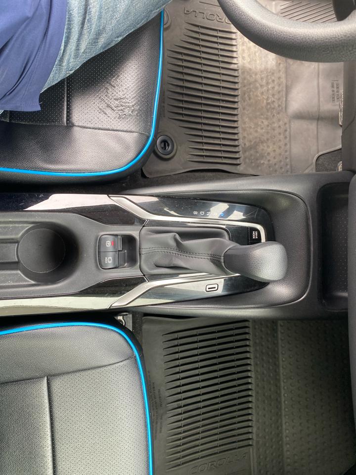 Toyota Corolla LE Hybrid 2022