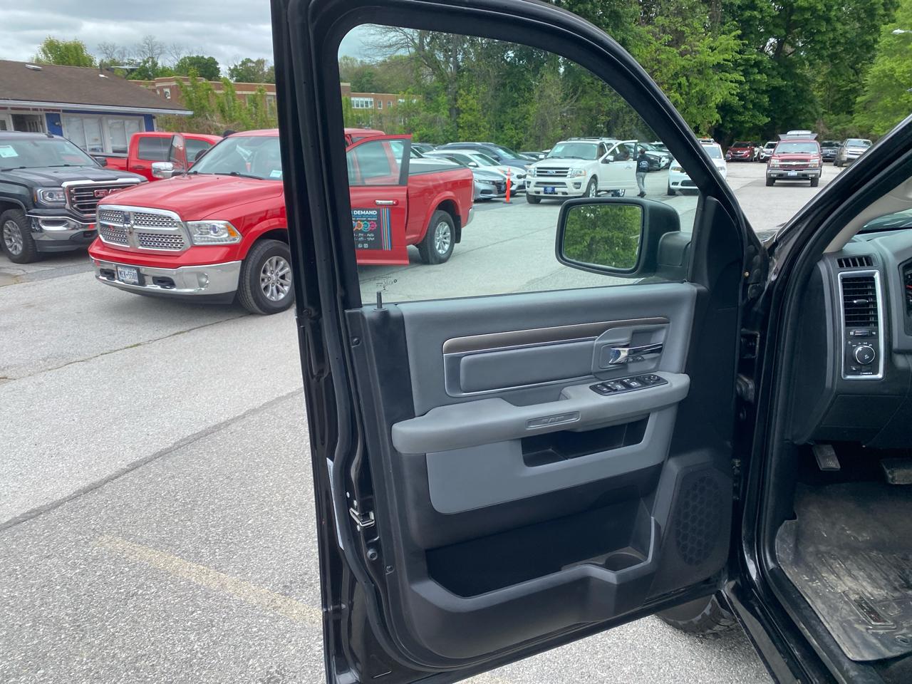 RAM 1500 4WD Crew Cab 149" Big Horn 2016
